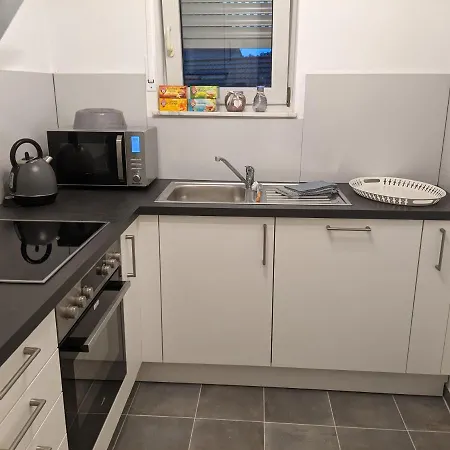 Cozy Apartment With Parking Garage Apartament *