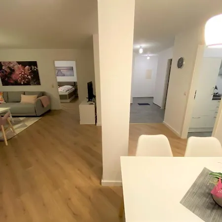 Cozy Apartment With Parking Garage Apartament