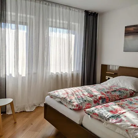 Cozy Apartment With Parking Garage Apartament Metzingen (Tubingen)